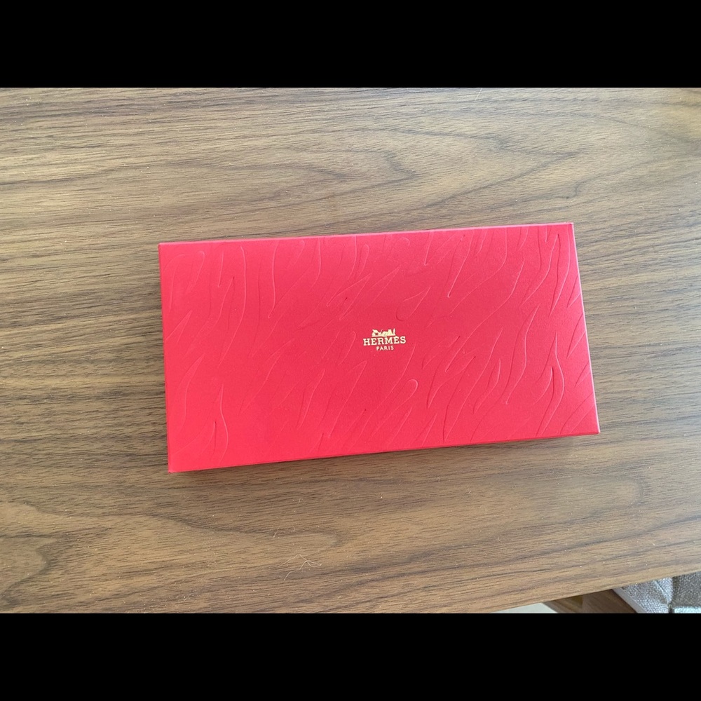 Hermes red and gold envelop (VIP)